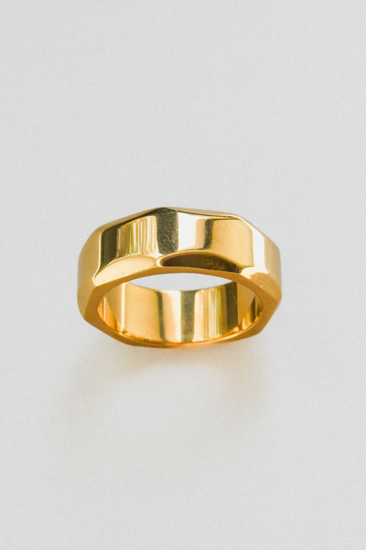 MILA // La bague hexagonale