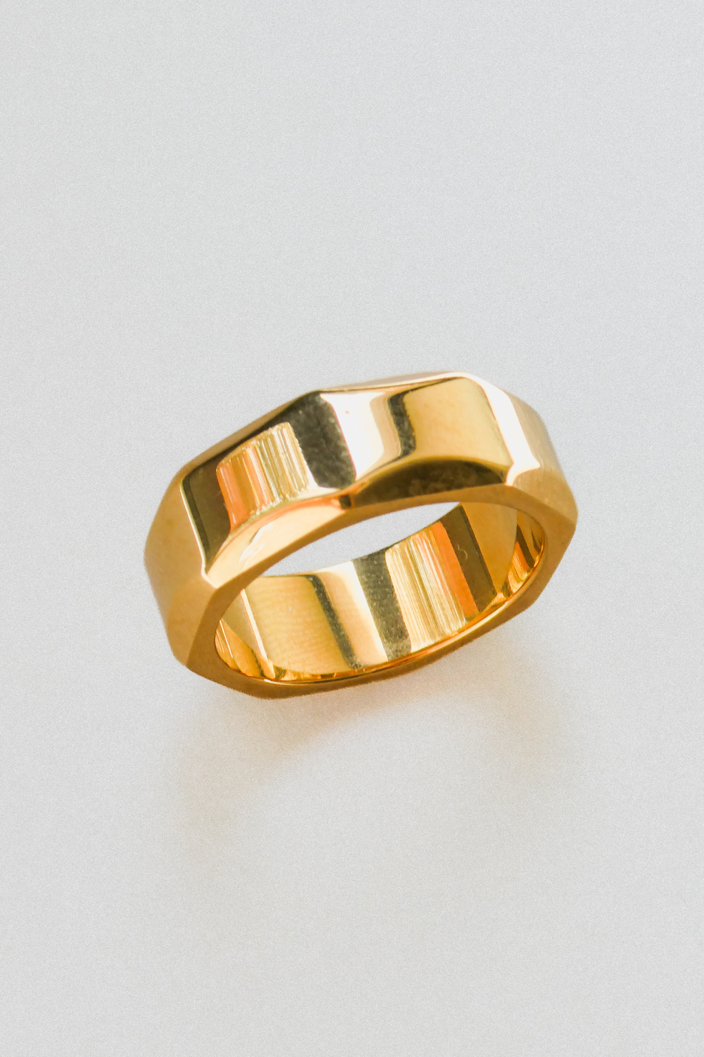MILA // La bague hexagonale