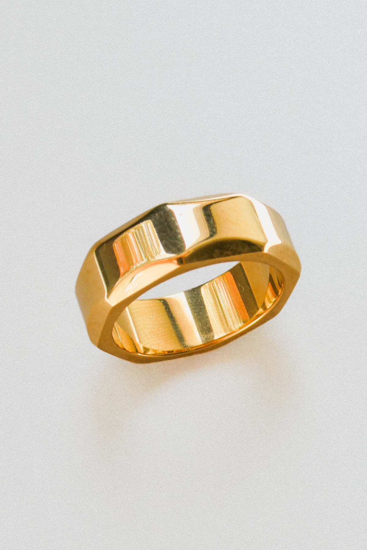 MILA // La bague hexagonale