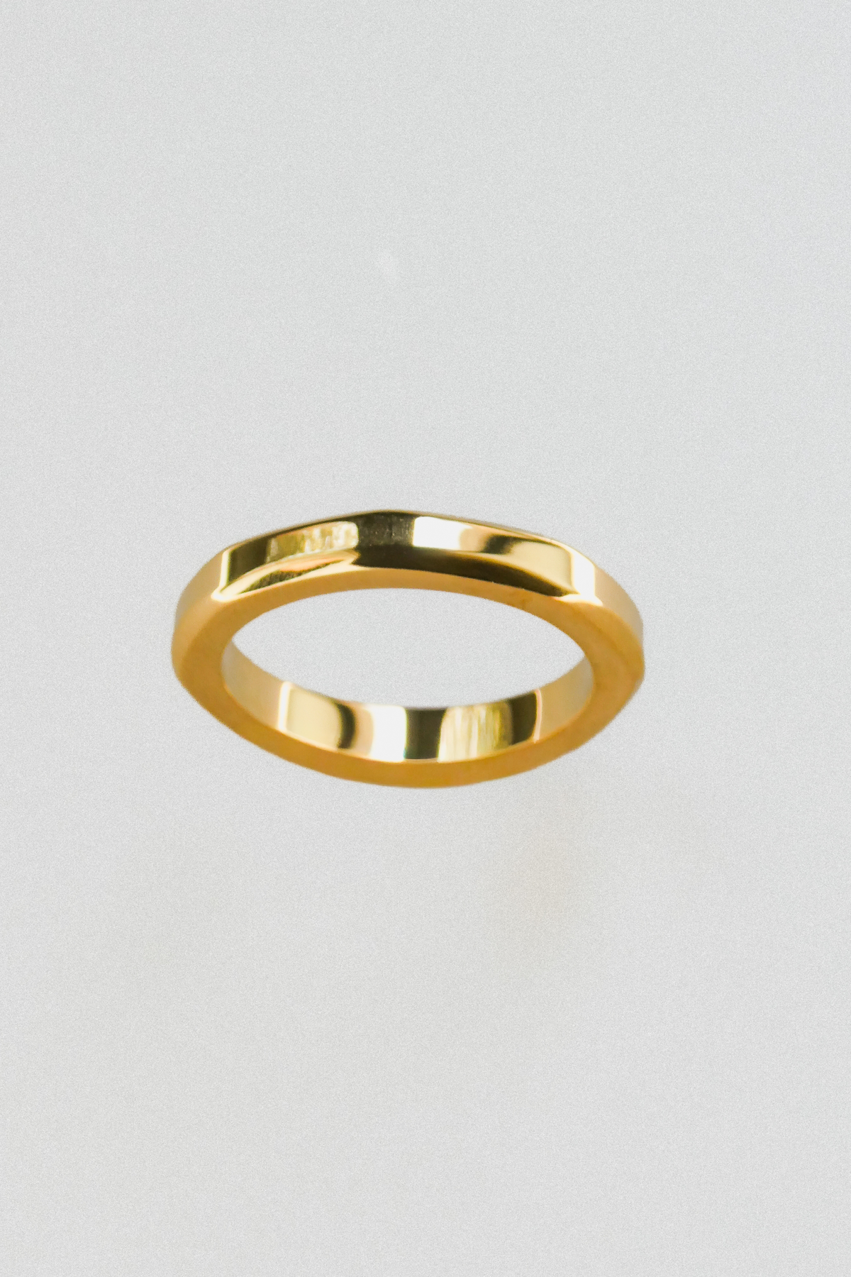 MIA // La bague fine hexagonale