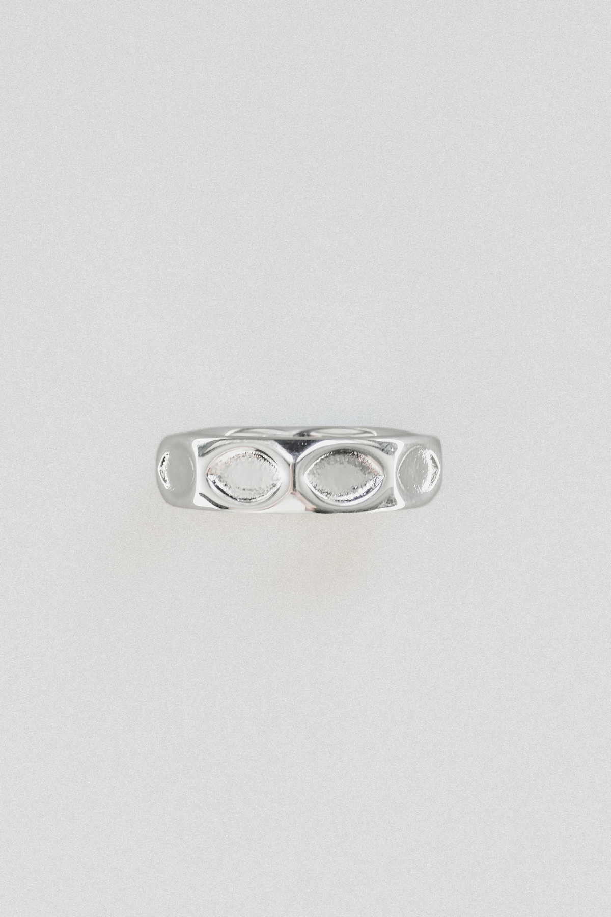 ELLA SILVER // La bague martelée argentée