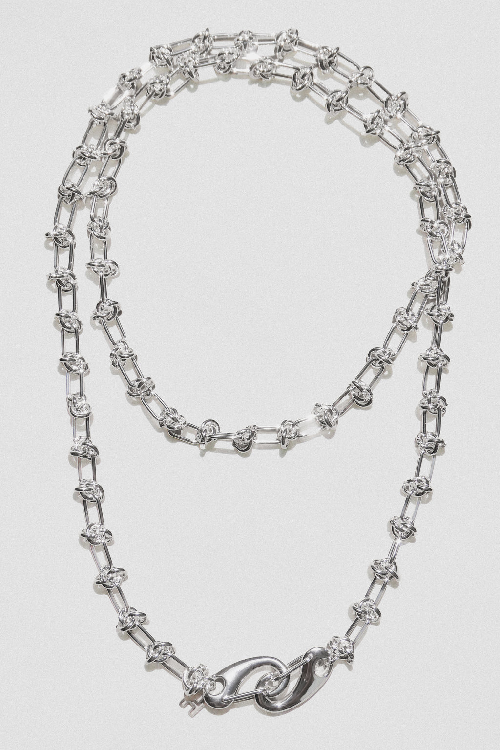 ERIN SILVER // Le collier maille nouée argentée