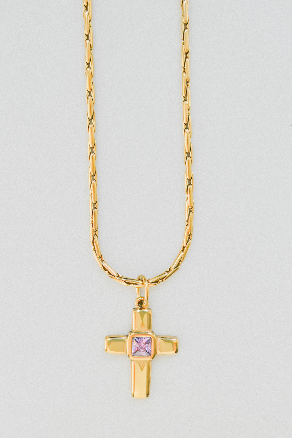 ADA PURPLE // Le collier croix mauve