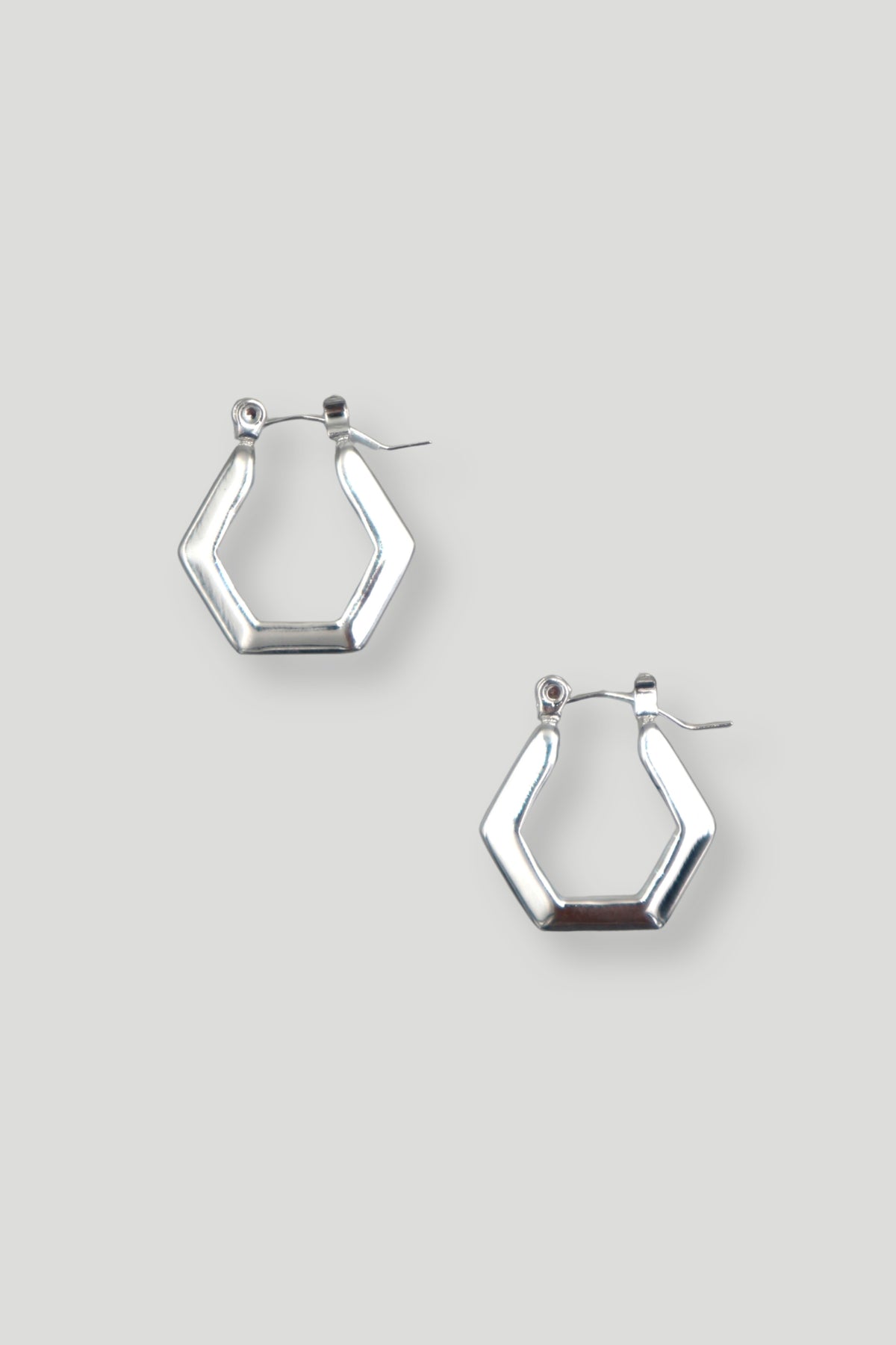 EMDA SILVER // Les boucles hexagonales argentées