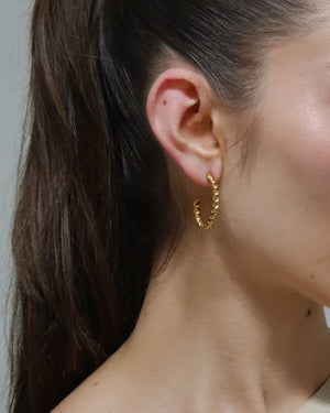 ALIZE // Twisted hoops