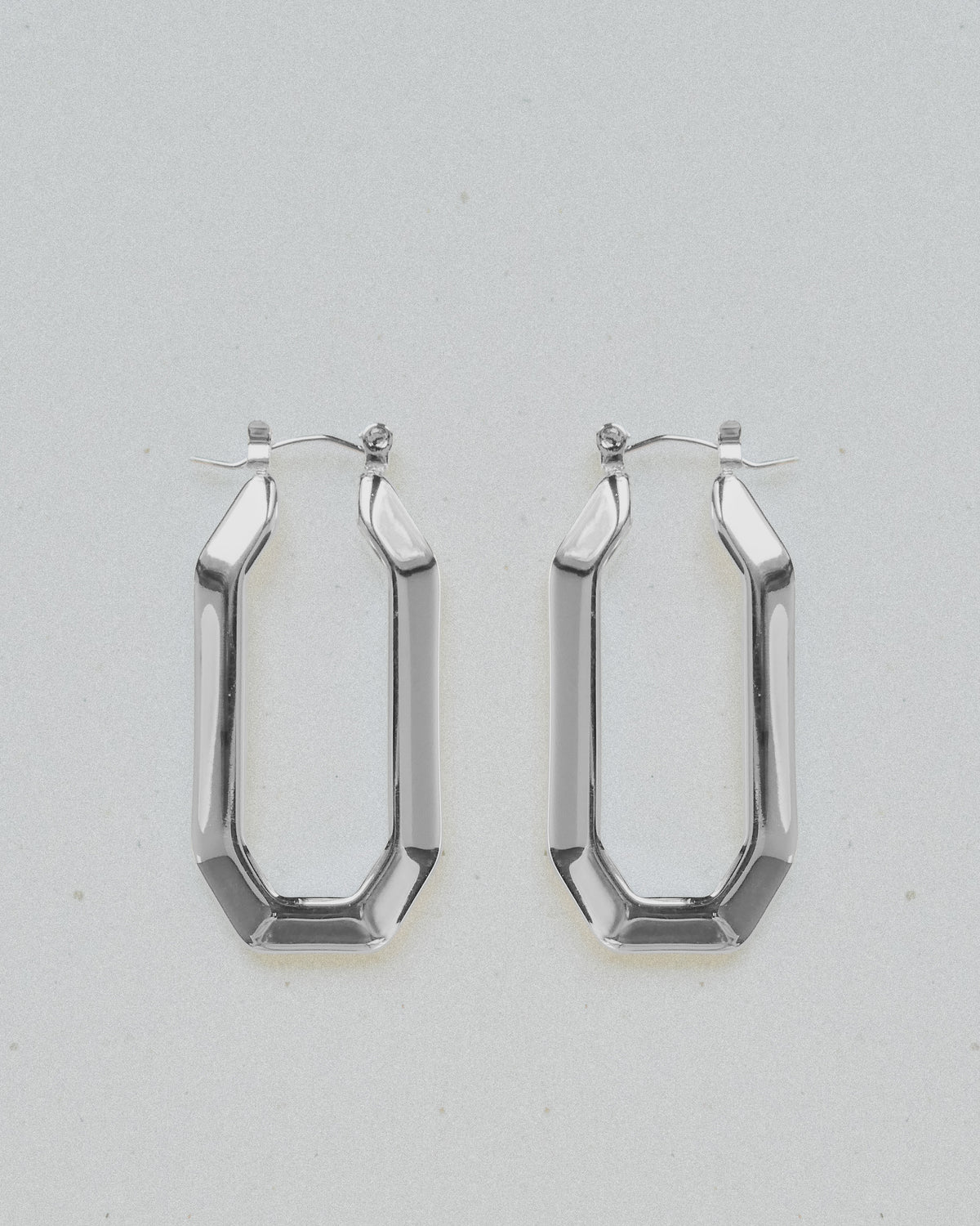 DITA SILVER // les boucles octogonales argentées