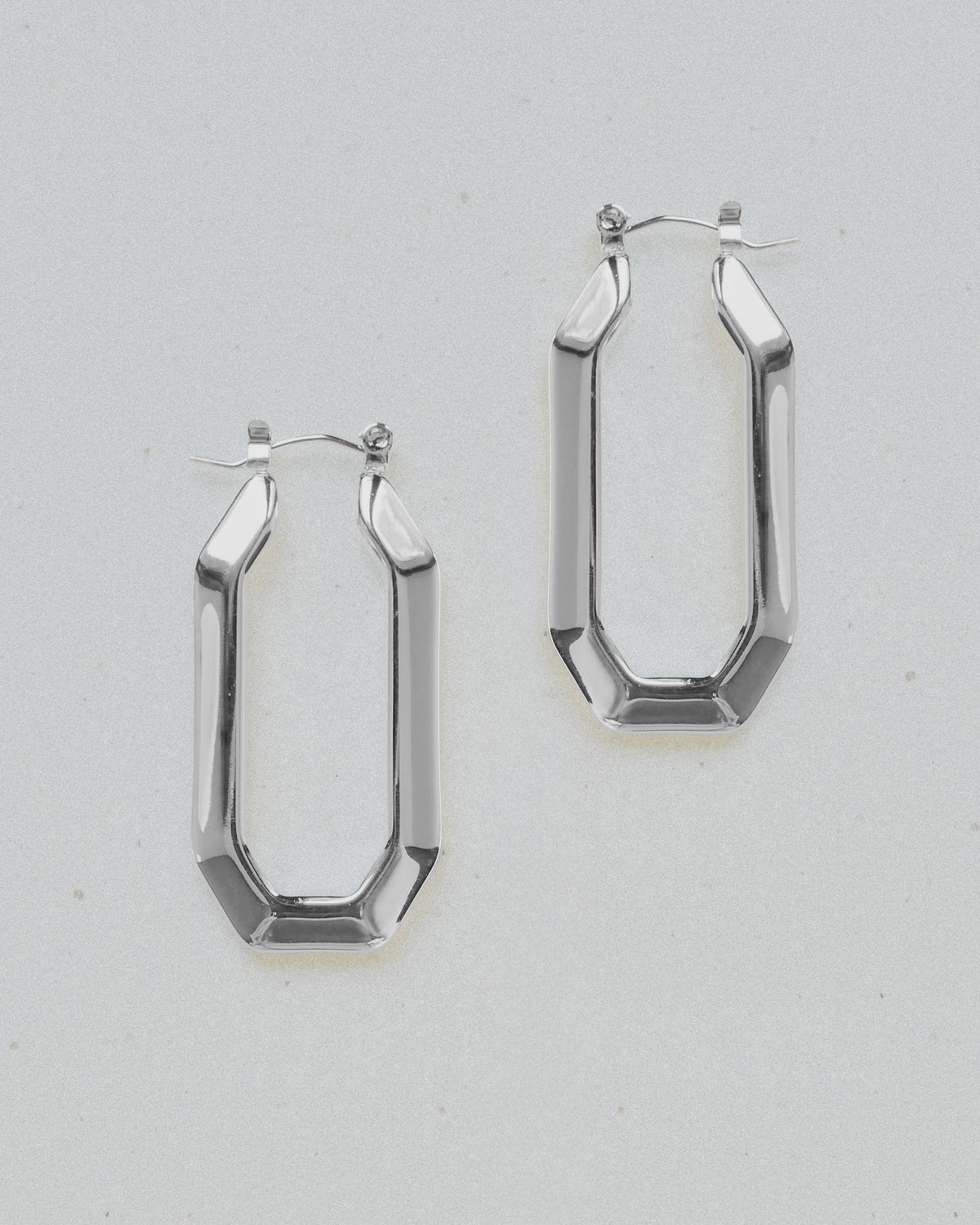 DITA SILVER // les boucles octogonales argentées