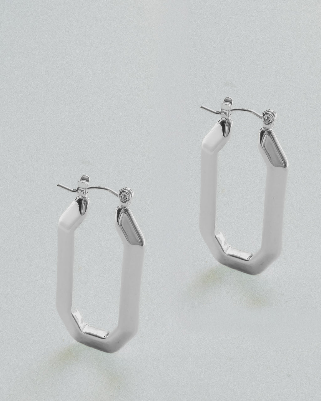 DITA SILVER // les boucles octogonales argentées