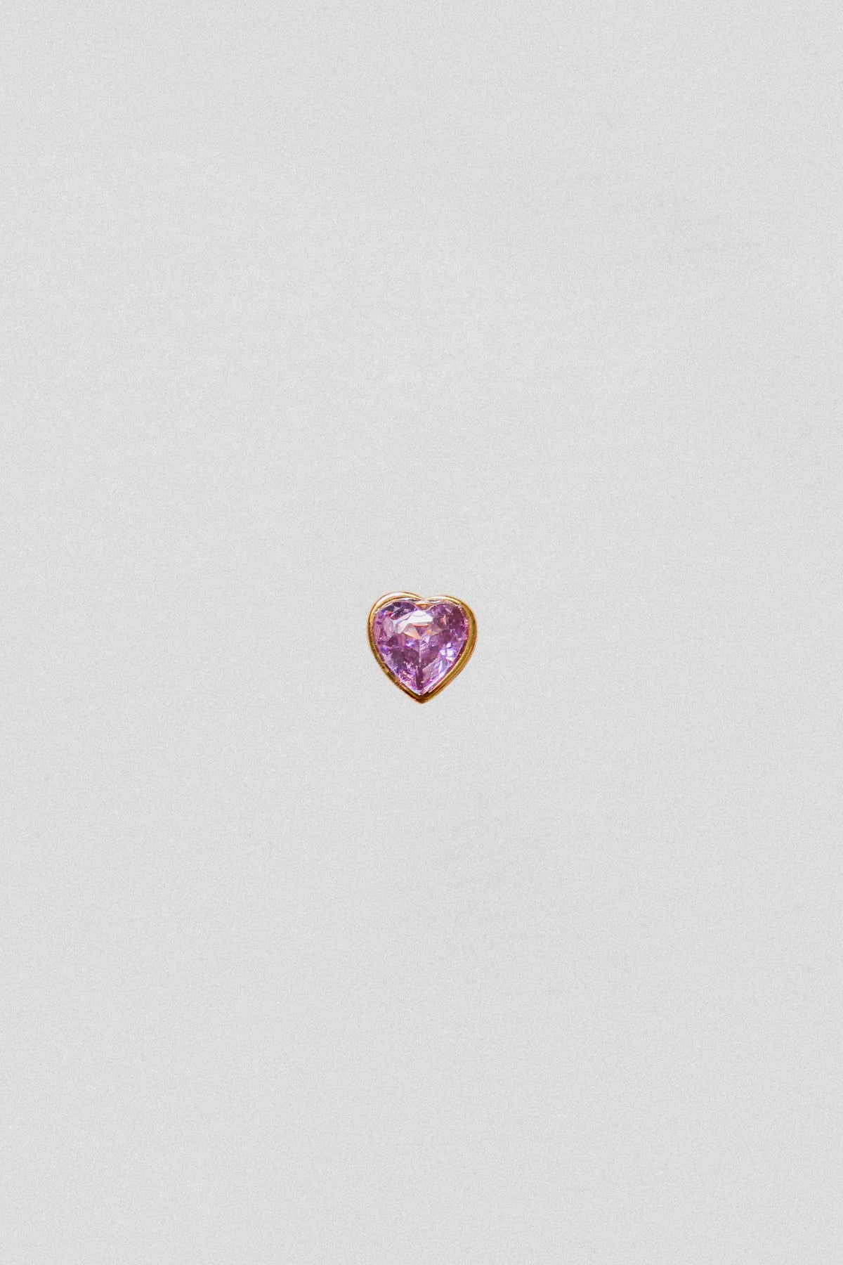 GIA PURPLE // La mini boucle coeur mauve