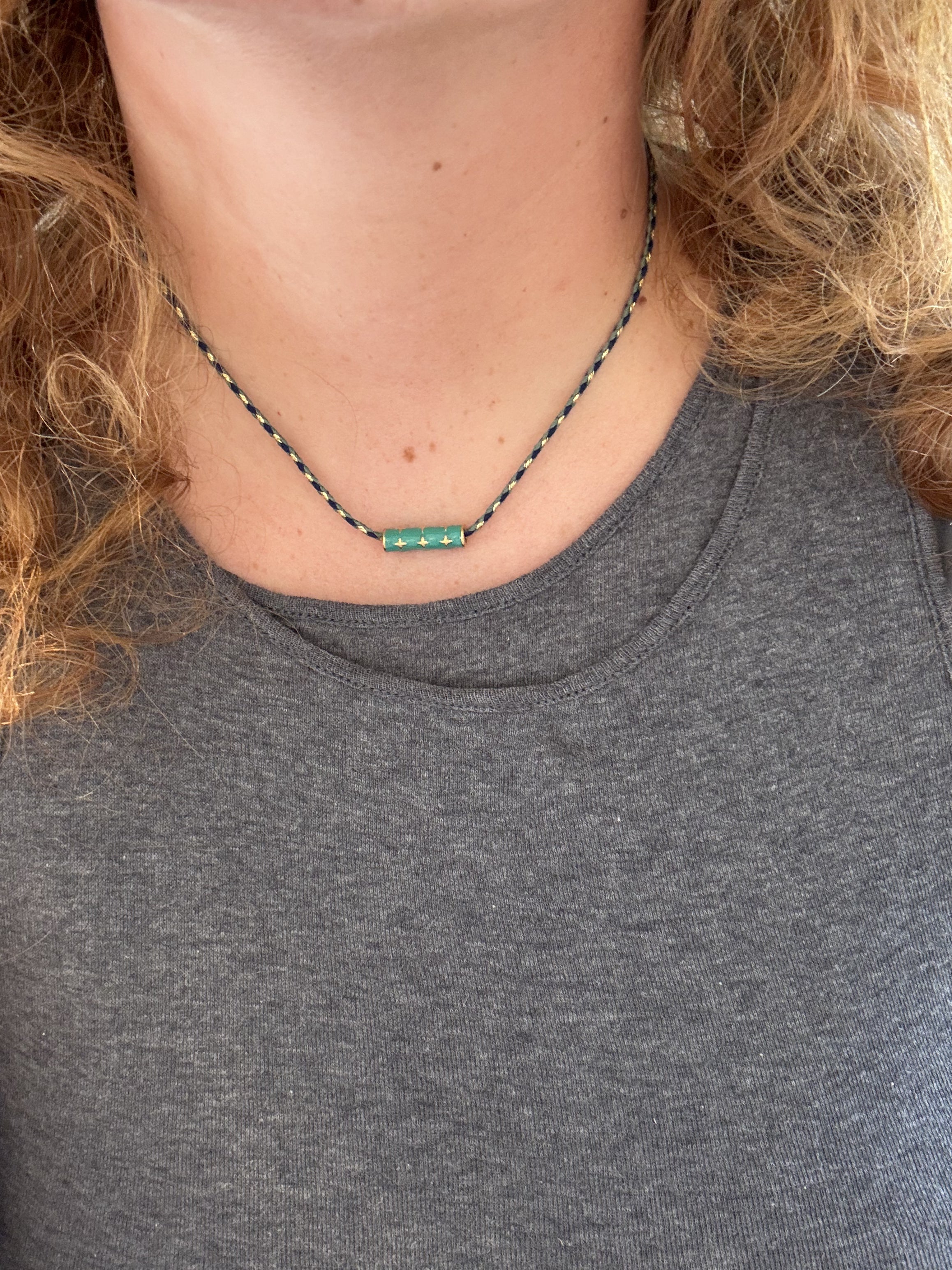 ELBE // Le Collier cordon bleu et émail