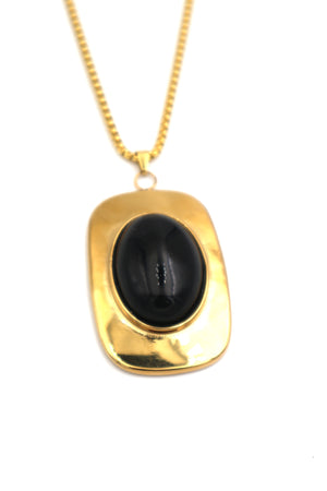 FARROW // Le collier médaillon noir