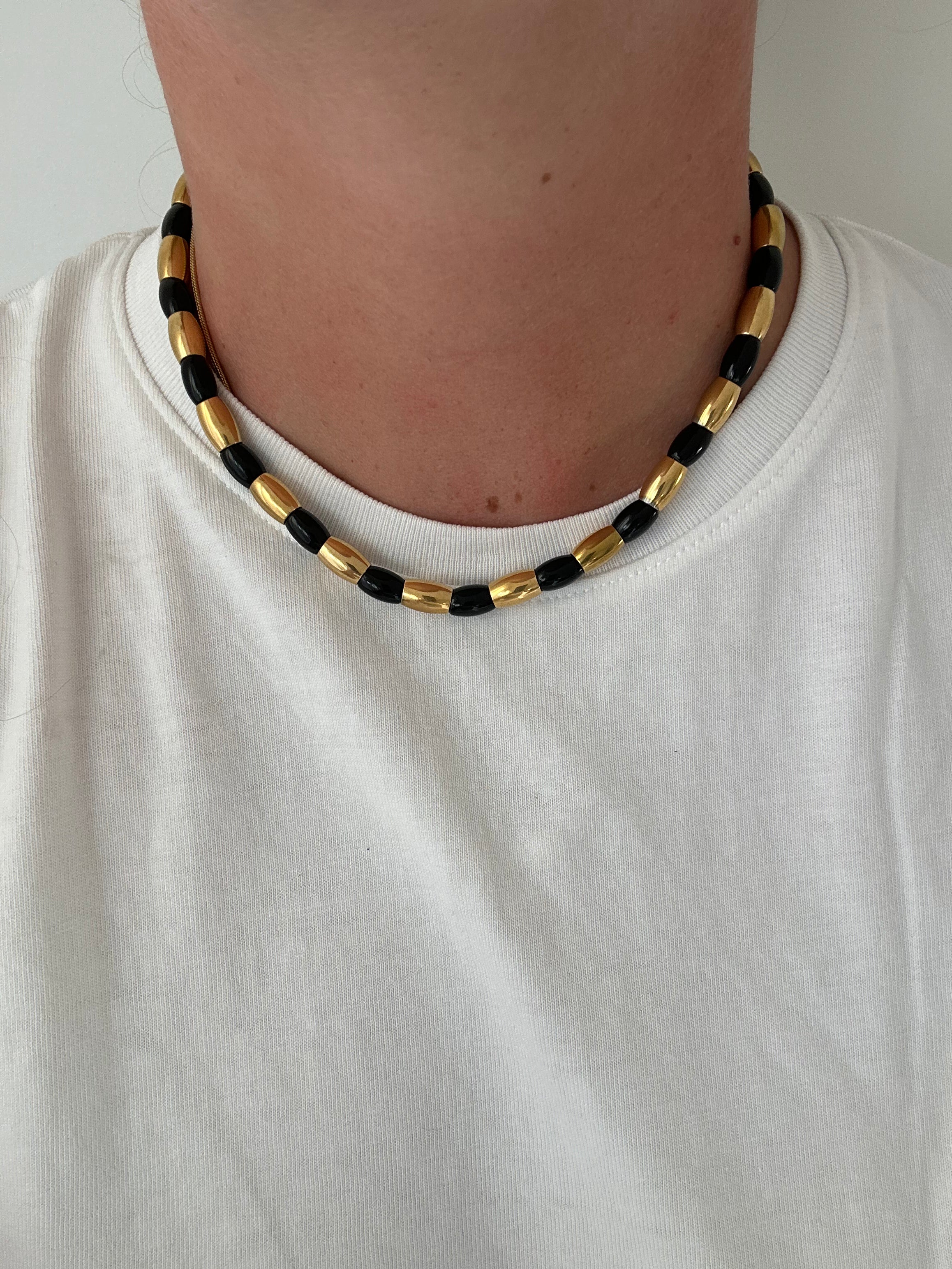 KIKI // Le collier bicolore noir