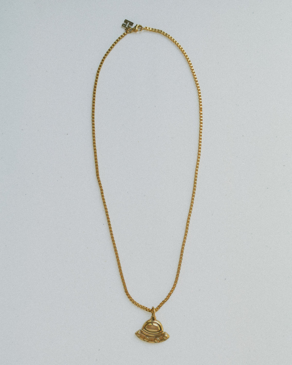 OVNI // Le collier soucoupe