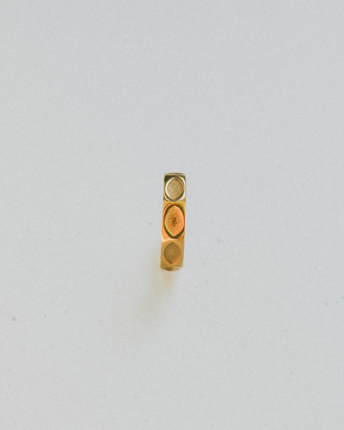 LIZZIE // L'earcuff martelé