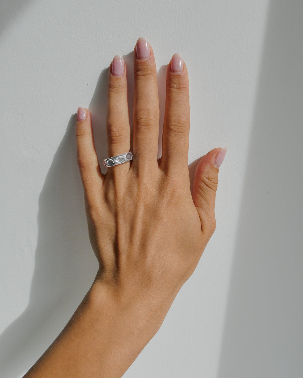 ELLA SILVER // La bague martelée argentée