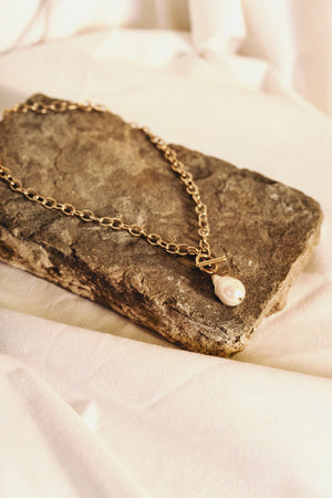 IRIS // Le Collier Perle Baroque