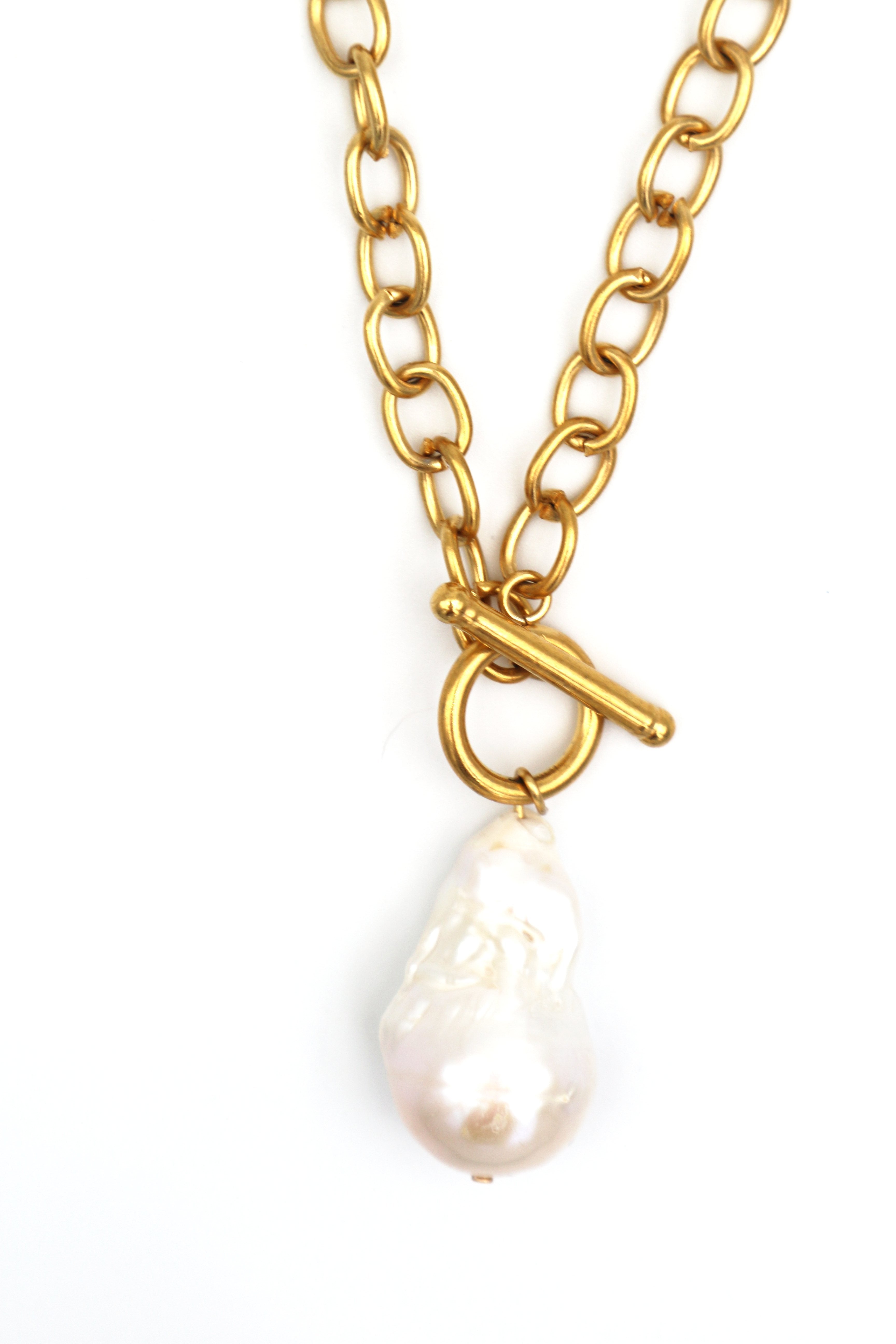 IRIS // The Baroque Pearl Necklace