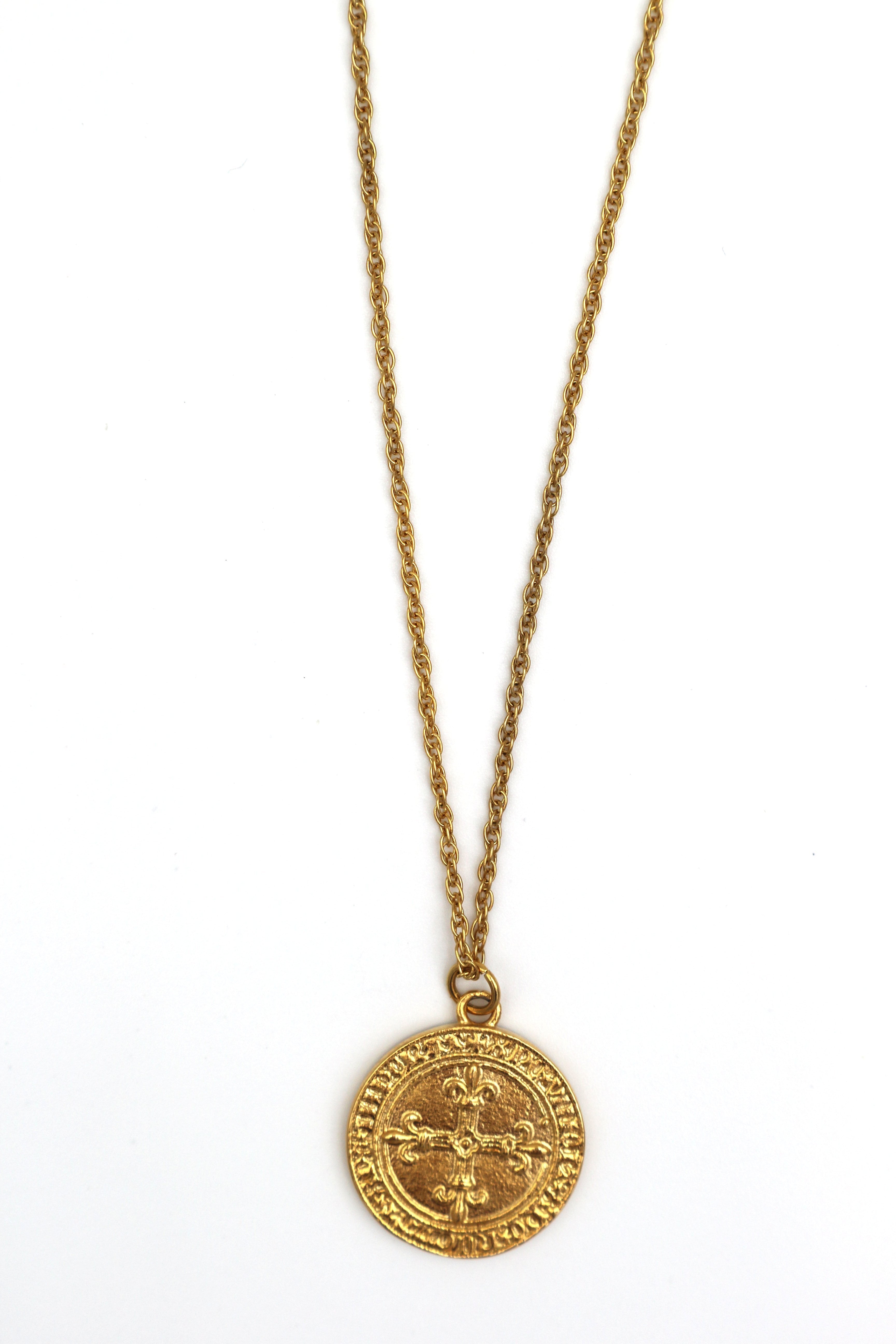 NINA // The Small Gold Ecu Necklace