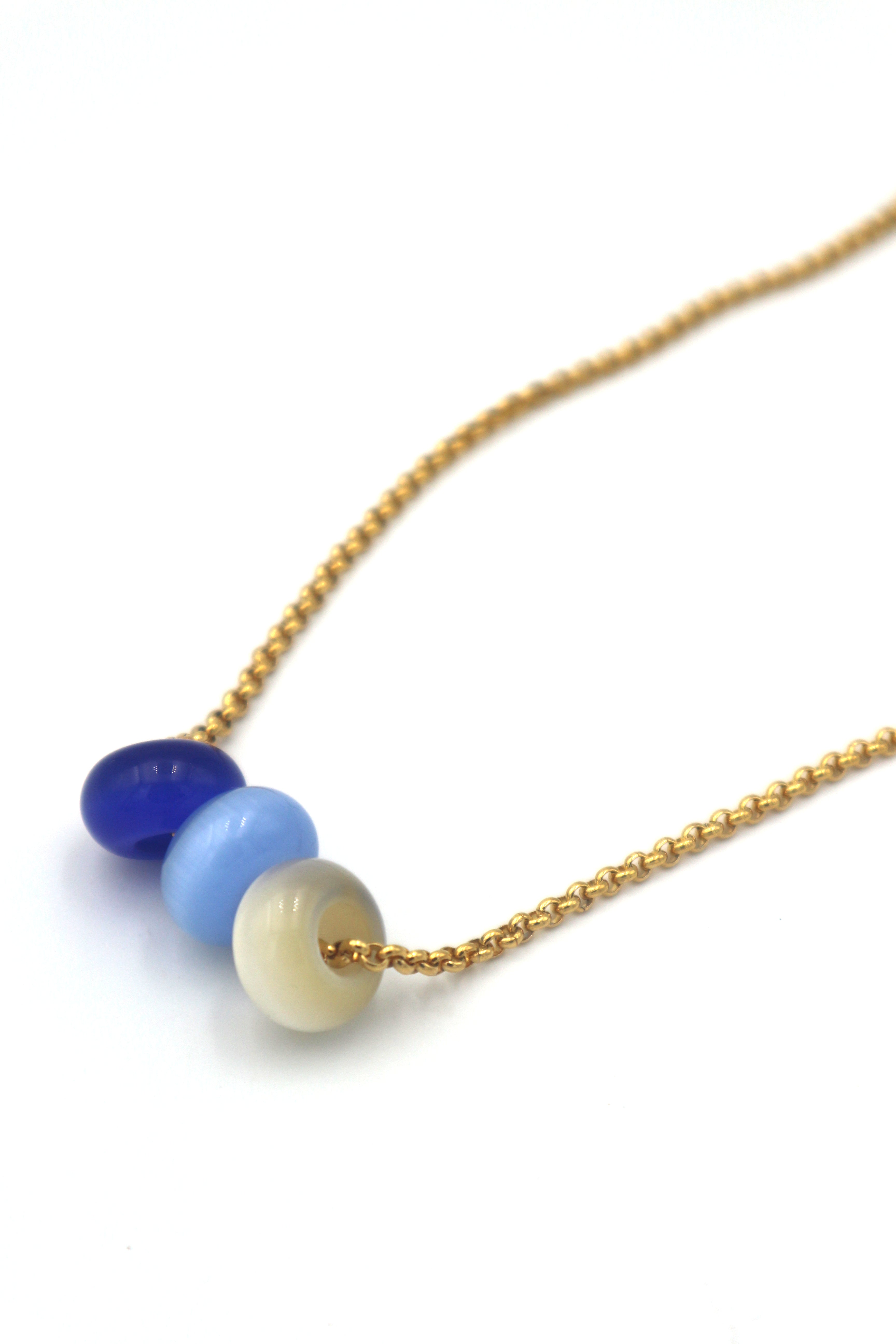 BILLIE BLUE // Le collier 3 perles bleues