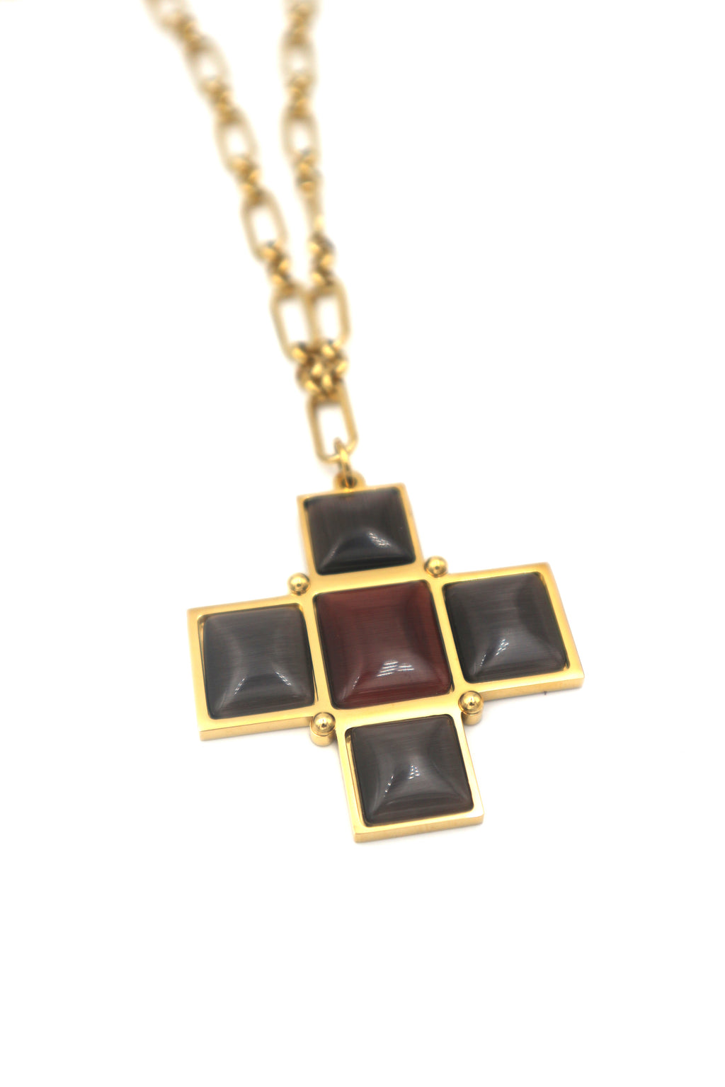 ADRIA GREY // La Croix grise et mauve