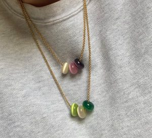 BILLIE GREEN // The 3 green pearl necklace