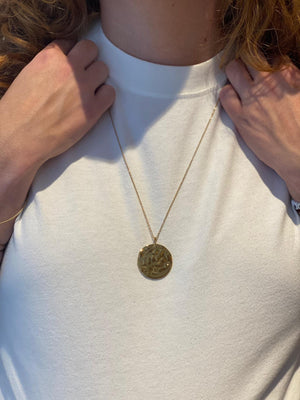 VEGA // The hammered medallion